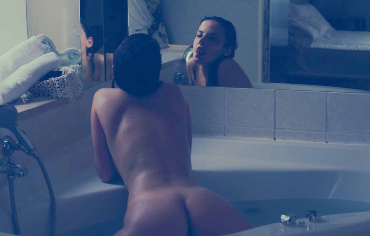 KireaModel's tweet photo. Vieni in cam con me...
@MondoCamGirls https://t.co/dHhqsFEtCm https://t.co/GKGJ4tnIvq
