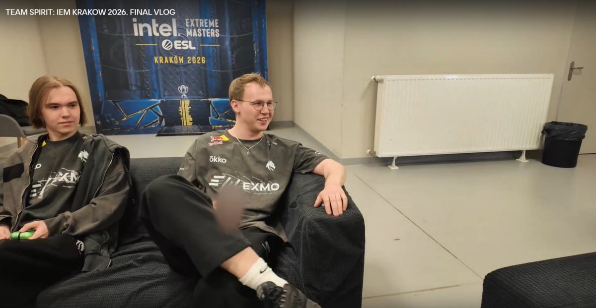 How not to censor a drink 🤣

#cs2 #iem