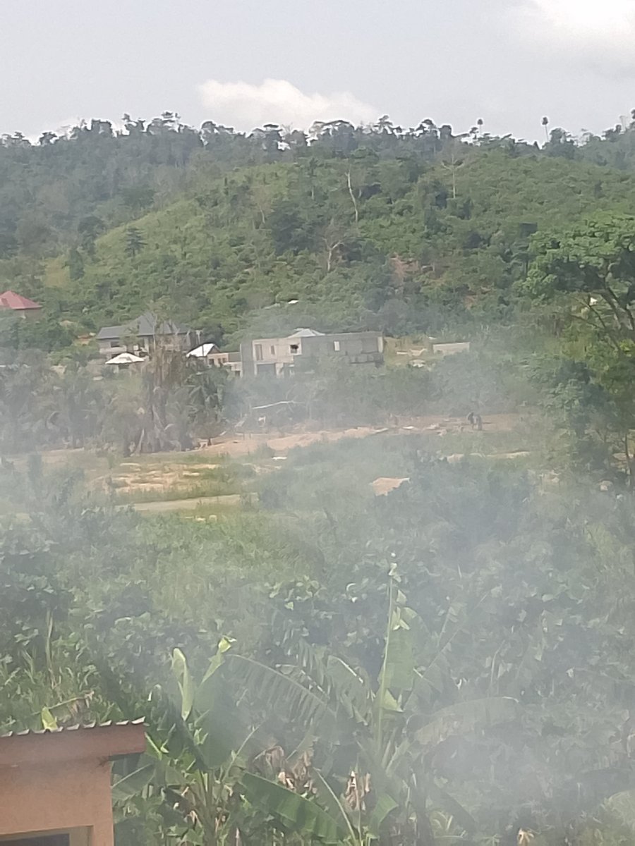 Bobthebuil19383's tweet photo. This is happening behind Kibi Presbyterian College of Education in Kyebi. I wonder what NAIMOS is doing, considering that this is taking place right behind a school, and what the MCE/DCE of this area is also doing. #StopGalamseyNow https://t.co/lNgddbhEIk