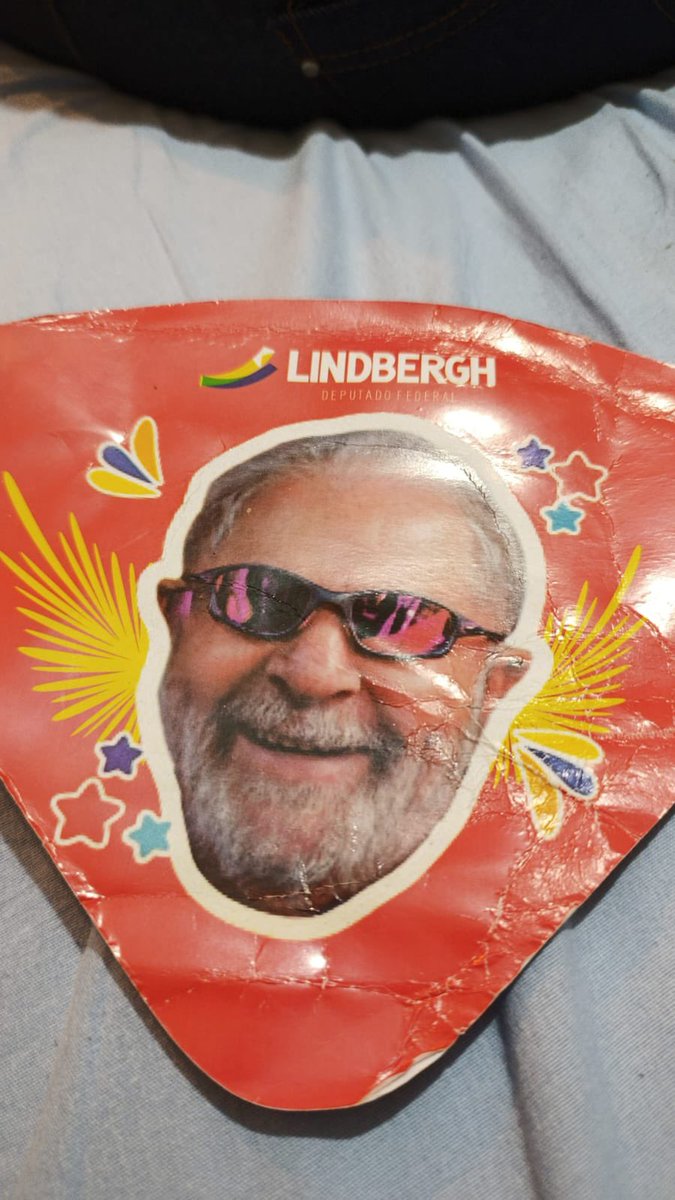 JeffreyChiquini's tweet photo. Viu isso, @TSEjusbr ? Lindinho da Odebrecht fez propaganda antecipada no Carnaval. https://t.co/HsHcj67HFd