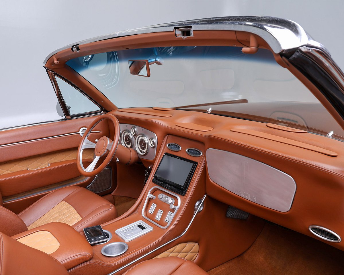 Barrett_Jackson's tweet image. Classic luxury with custom presence. This 1967 @LincolnMotorCo #Continental Custom #Convertible sold for $506,000 at the 2026 Scottsdale Auction.

#Consign today and bring your vehicle to the Palm Beach #Auction, Apr. 16-18!

Consign now: bit.ly/PB26TW-Consign