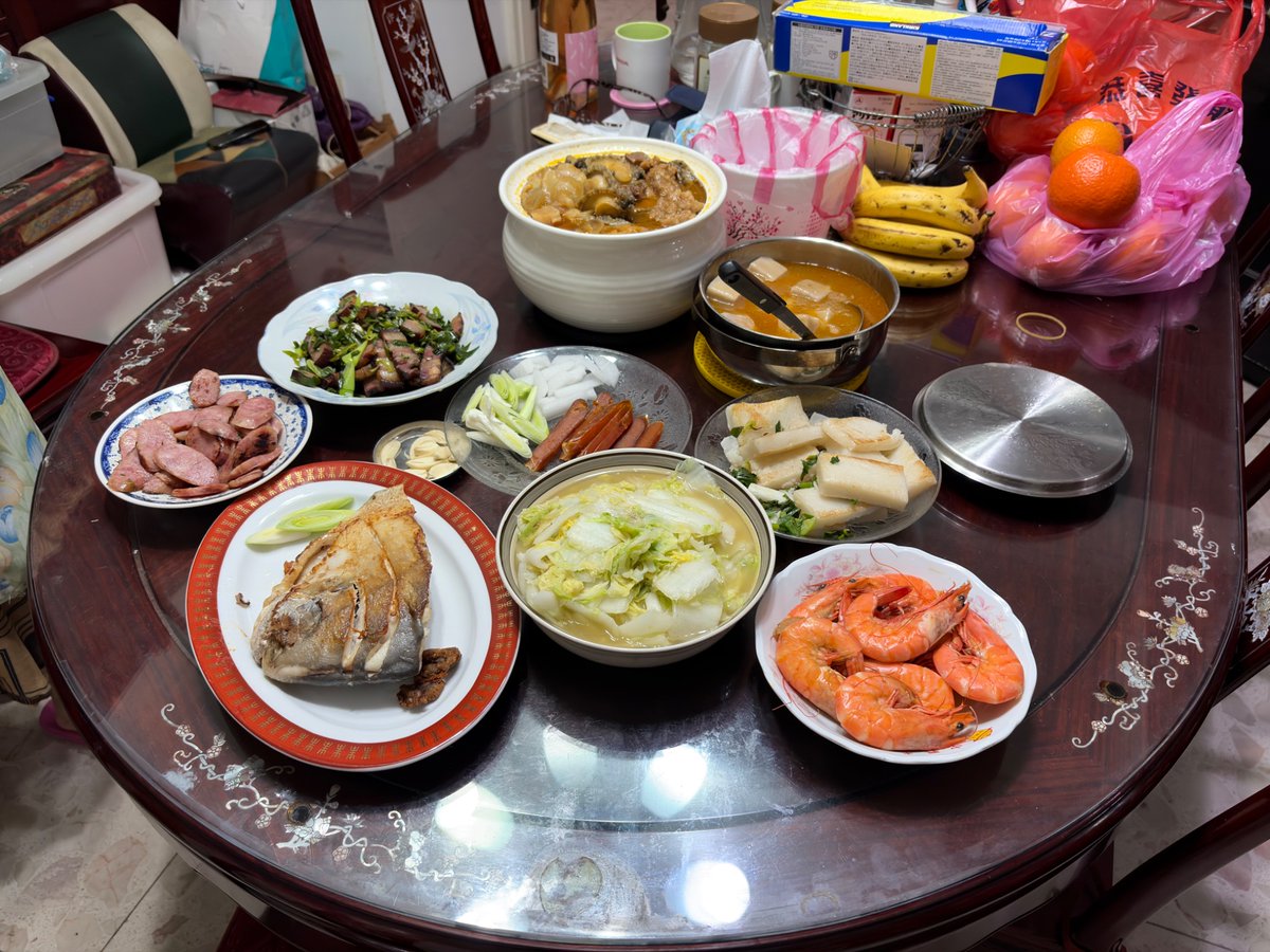alan6716's tweet photo. 年夜飯😋 https://t.co/k35NmduQz1