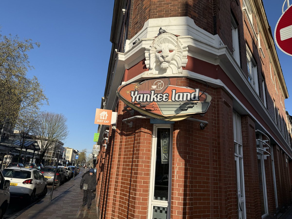 Troy_Shift4Dine's tweet photo. Welcoming YankeeLand 🇬🇧 to the @Shift4 family🚀They decided to upgrade to @SkyTabPOS for its all in one payment solution to help take the business to the next level! https://t.co/CndwGaO7Mt