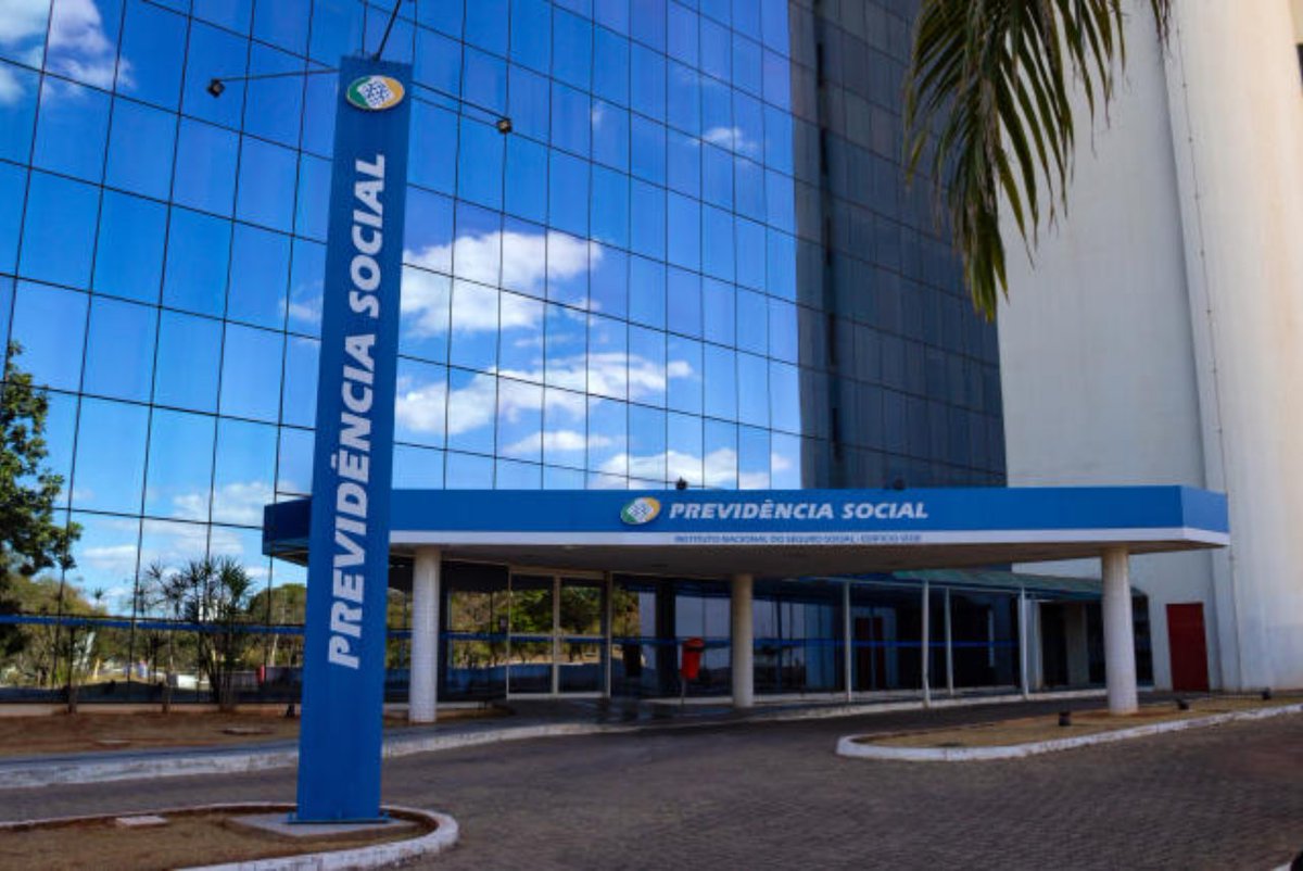 🚨CRISE MASTER | Explosão de consignados ligados ao Master leva INSS a abrir apuração 

Contratos ligados ao Credcesta saltaram de 104 mil para 2,75 milhões em 2 anos; instituto vê risco a beneficiários.