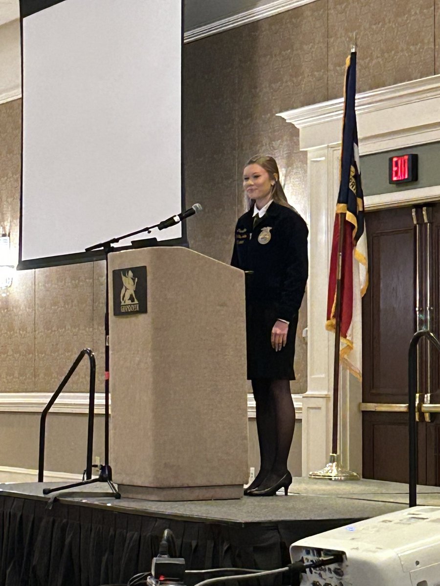 Amanda K. Dixon tweet media