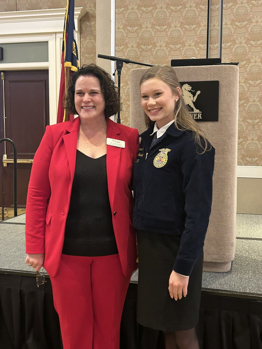 Amanda K. Dixon tweet media