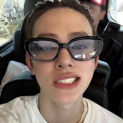 aleechus's tweet image. the pfp:                                      the owner: