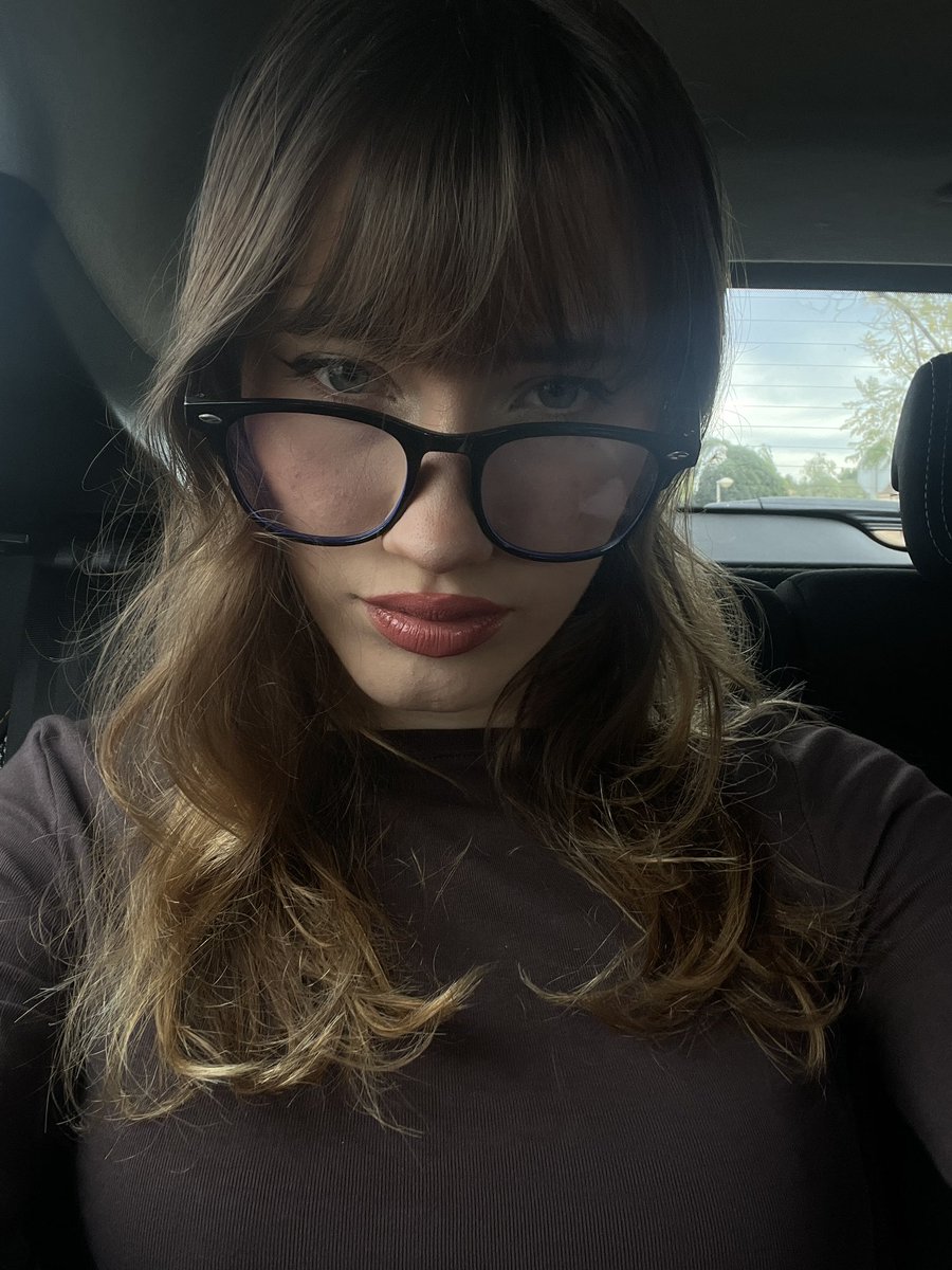 aleechus's tweet image. the pfp:                                      the owner: