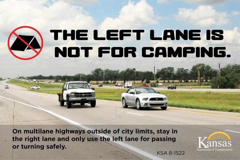 SWKansasKDOT's tweet photo. Camping can be fun, just not in the left lane. Stay to the right except for passing.
--------------------
Acampar puede ser divertido, pero no en el carril izquierdo. Manténgase a la derecha, excepto para adelantar. https://t.co/e102DxY09x