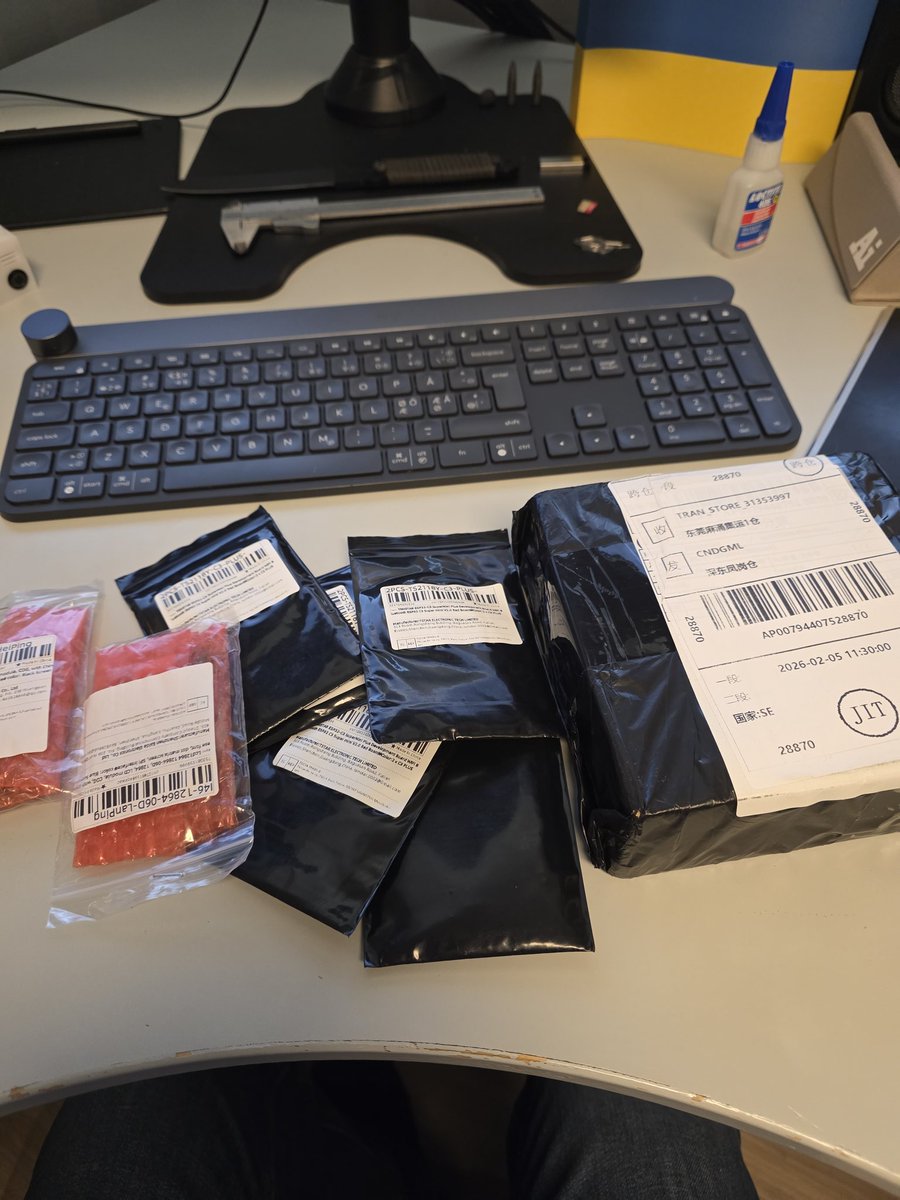 jeppig's tweet photo. Yes, I might have an AliExpress addiction. No, I’m not prepared to do anything about it. https://t.co/CYUAuGnkWJ