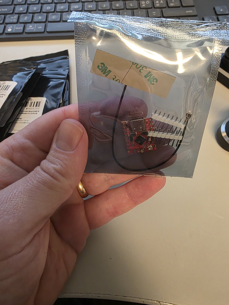 jeppig's tweet photo. Yes, I might have an AliExpress addiction. No, I’m not prepared to do anything about it. https://t.co/CYUAuGnkWJ