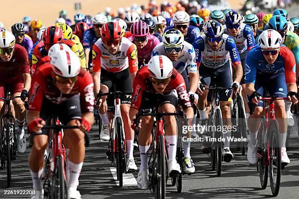 FanClubMoscon's tweet image. 📷 📷 📷 📷 Forza Gianni #Moscon 📷 📷 📷 📷 #giannimoscon #TrattoredellaValdiNon #redbullborahansgrohe #borahansgrohe #BORAhansgrohe2026 #rbh #rbhprocycling #UAETour #UAETour2026 stage 1