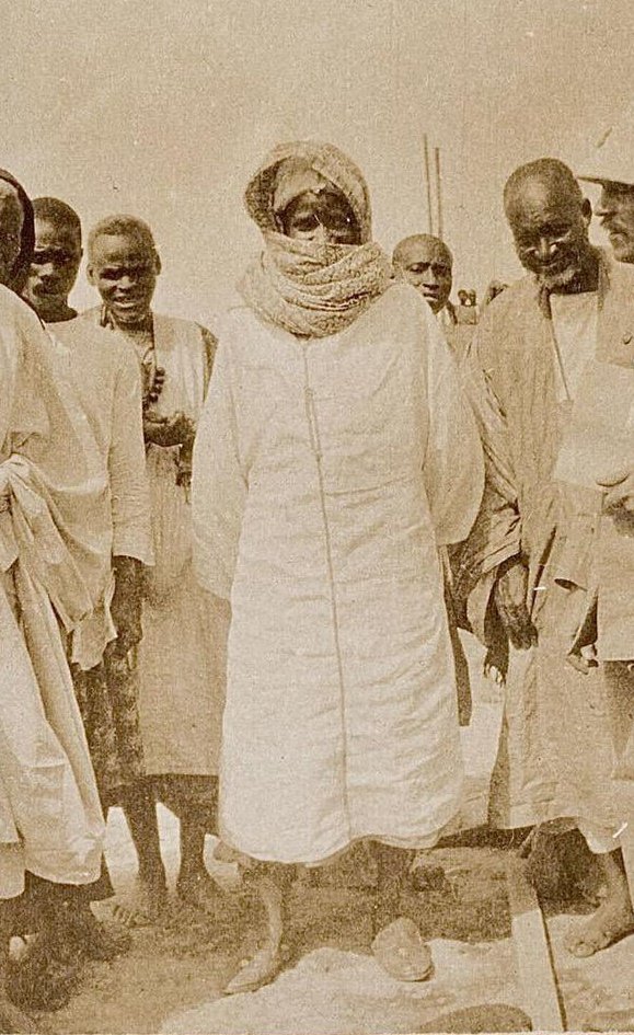 Sunu ginnaaw bakkan amul lenn lu nuy dëerloo lu dul Sëriñ Bi 🙏🏿