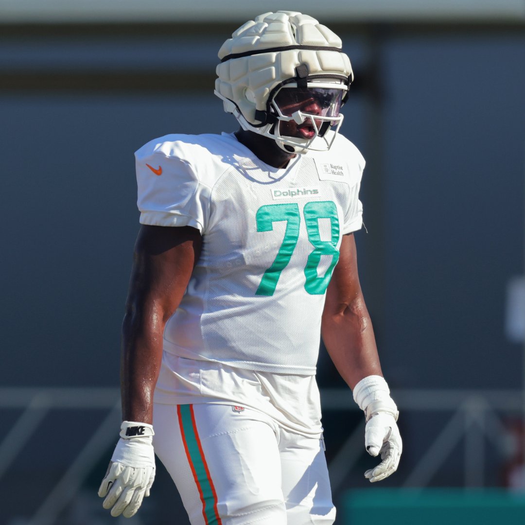 MySportsUpdate's tweet image. The #Dolphins have also informed WR Nick Westbrook-Ikhine and G James Daniels that they are being released.