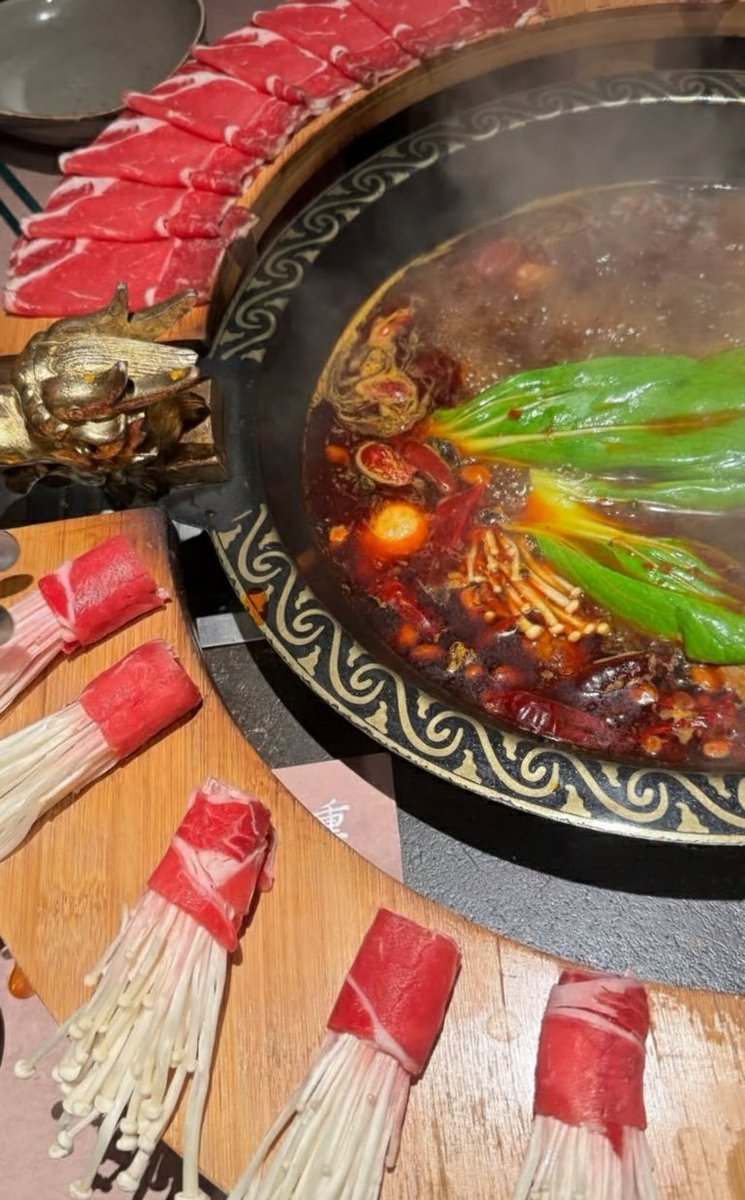 belly.obsessed tweet media