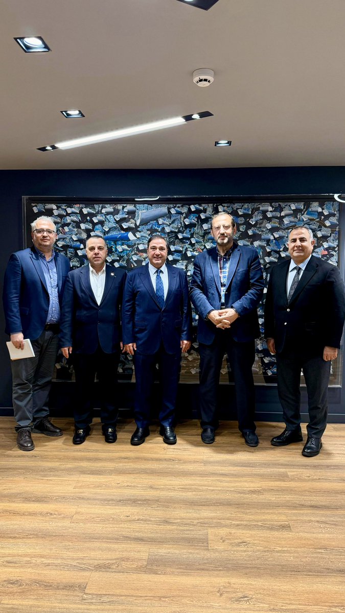 isthububat's tweet photo. İHBİR olarak periyodik üye ziyaretlerimiz kapsamında; Yıldız Holding Yönetim Kurulu Üyesi Sayın İbrahim Taşkın ve hukuk işlerinden sorumlu Avukat Fırat Oktay ile bir araya geldik. https://t.co/vABgEPzeES