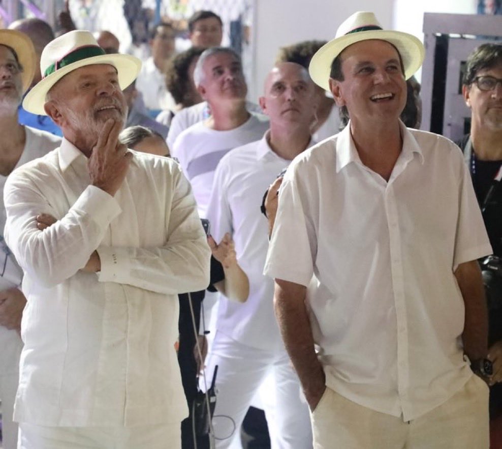 Essa foto é o retrato fiel da política brasileira.