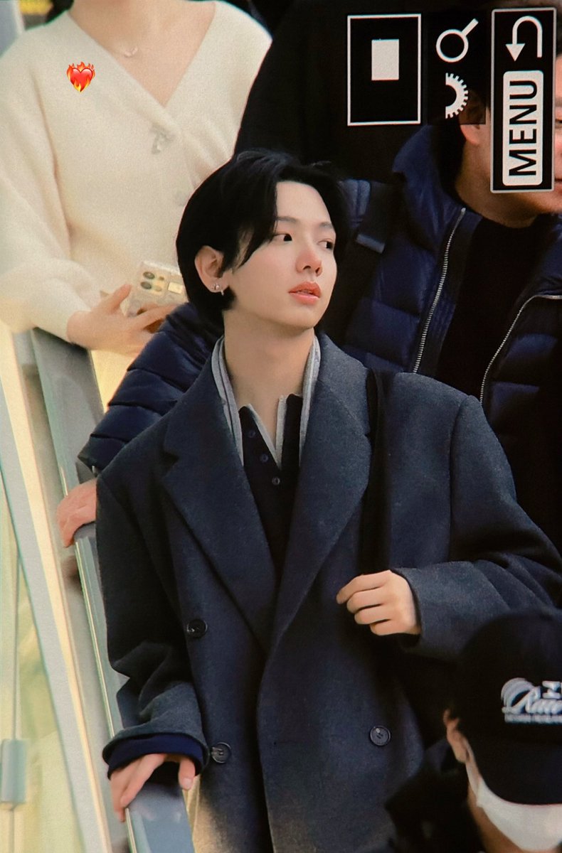 260216 돌연 롱코트입고와주셔서 진짜발렌타인데이 만들어주심 .. 🧎🧎🧎
#보이넥스트도어 #BOYNEXTDOOR #명재현 #JAEHYUN