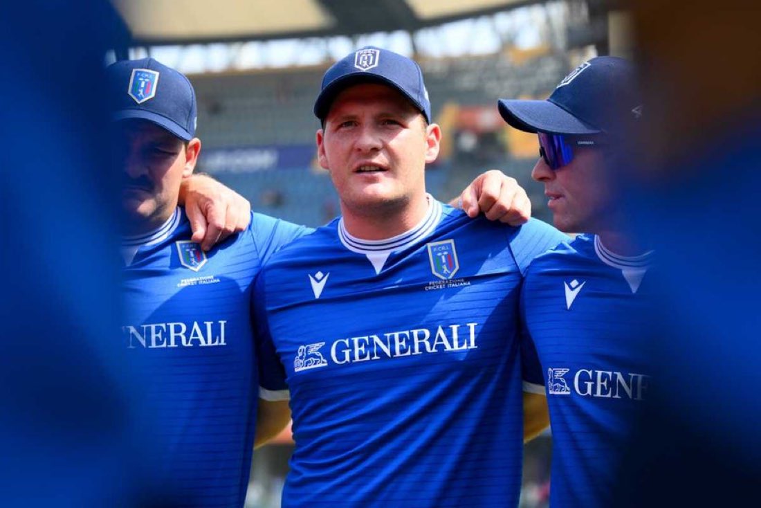 OffSideOfWorld's tweet image. Se questo messaggio dovesse arrivare in Italia 🇮🇹

La vostra squadra di cricket è davvero speciale.
Alla sua prima Coppa del Mondo T20, l’Italia ha mostrato cuore, disciplina e un cricket senza paura. Negli ultimi due decenni, pochissime squadre hanno avuto un impatto simile al