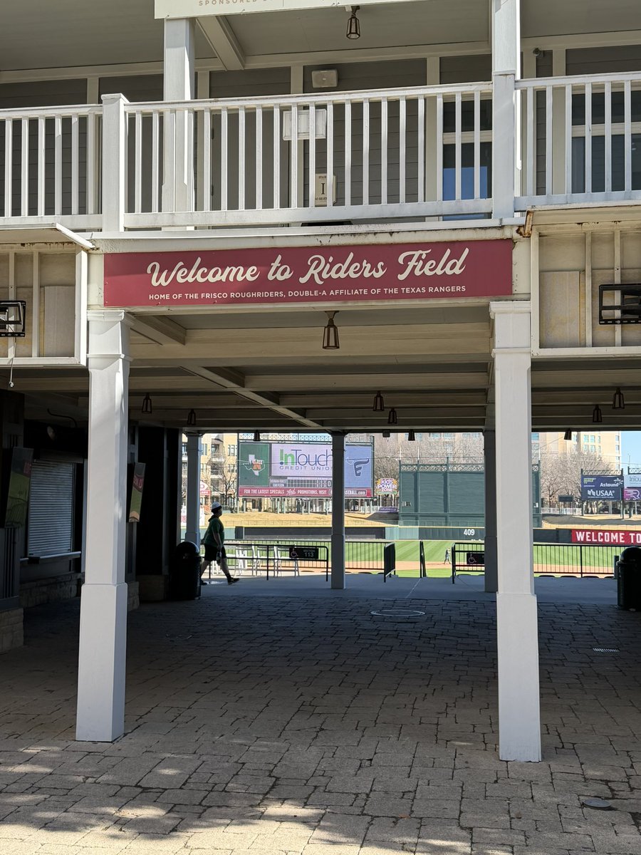 Coach Eric Smith tweet media