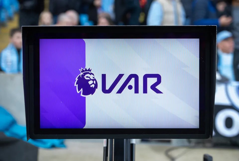 🥅 The top 5 Premier League teams with the most penalties awarded since VAR was introduced.

🔘 Chelsea – 48
🔵 Manchester City – 42
🟡 Manchester United – 38
🔴 Liverpool – 36
⚫️ Newcastle United – 33