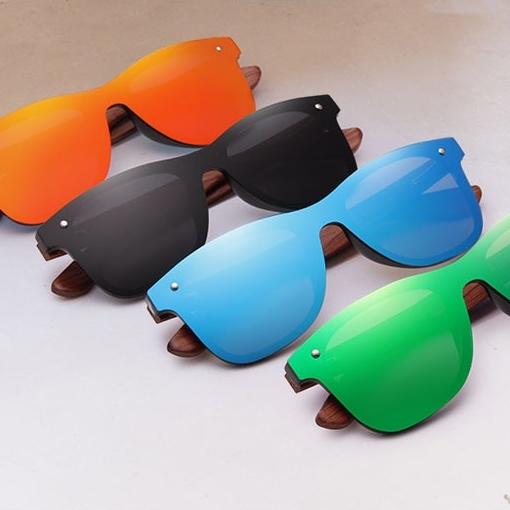 UnicunShop's tweet image. Want to look effortlessly cool &amp;amp; mysterious? 😎 Our Polarized Wooden Sunglasses are here!  They'll protect your eyes from the sun AND make you look like a total badass. 👀 Get yours now: unicun.com/product/polari… ☀️ #sunglasses #style #summeressentials 🪵