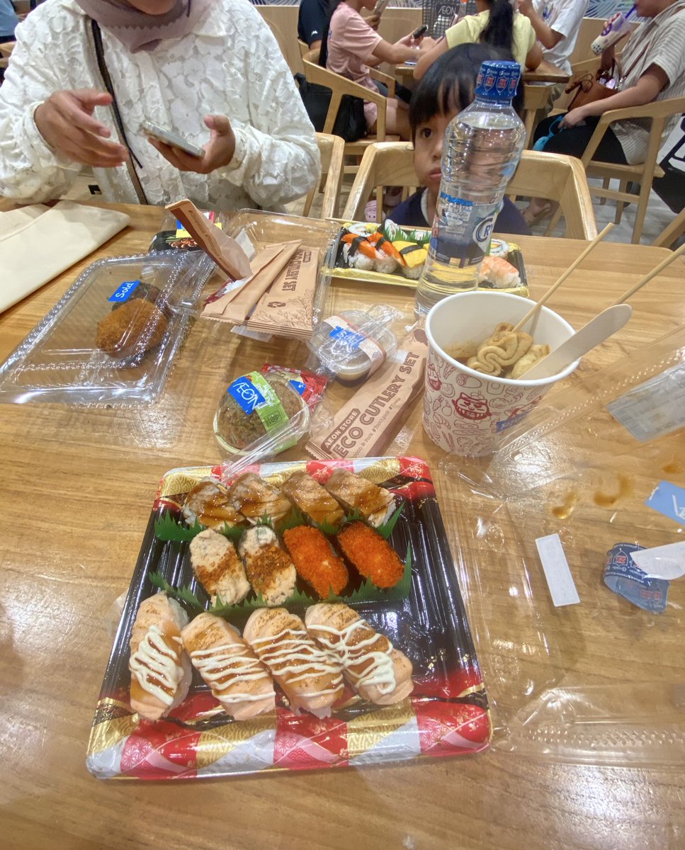 shasahusein's tweet photo. @FOOD_FESS sushi aeon 🍣 https://t.co/v8BdTezmm0