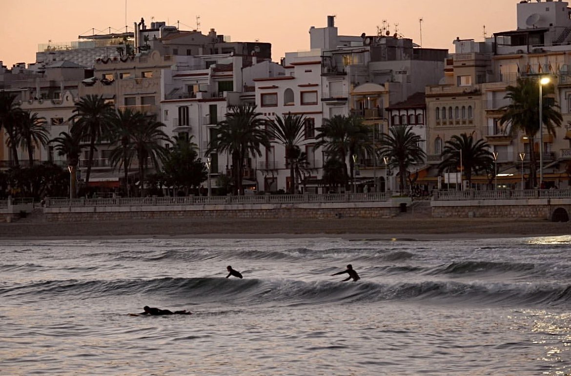 patrymarimon's tweet photo. Sitges a l���hivern desde la càmera📷💐 https://t.co/lHuba2pkq8