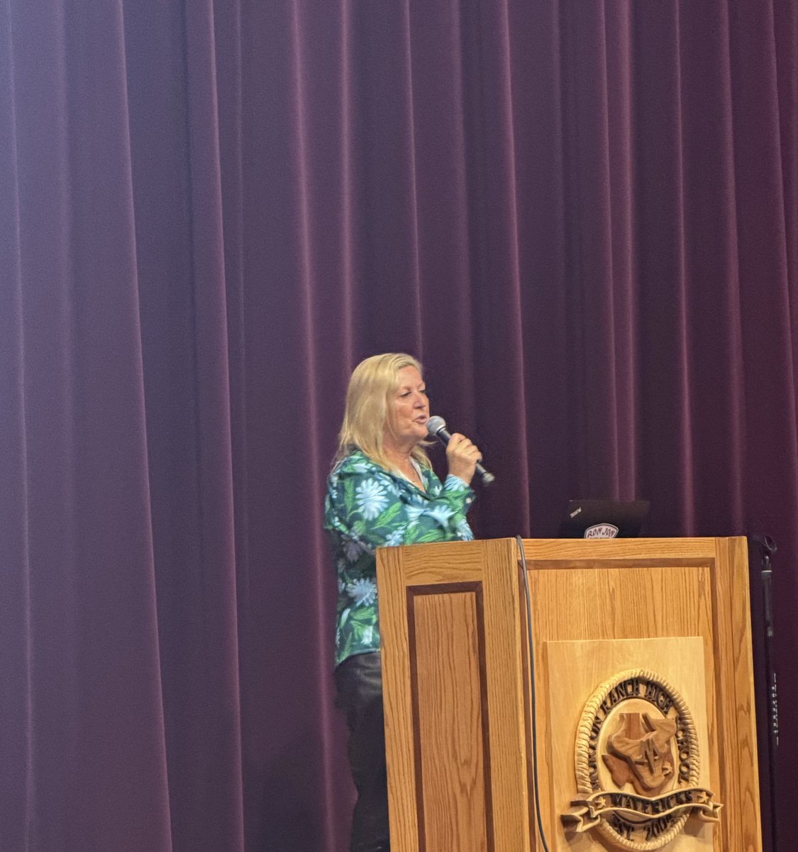 MortonRanchGirlsTrack-Coach Melissa Hoffmann tweet media