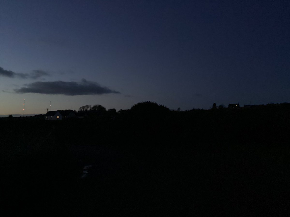 Night night, folks😴
Sleep well with sweet dreams💤😇💤
Pics taken at 18:00, 45 minutes after sunset…
south, west, north…