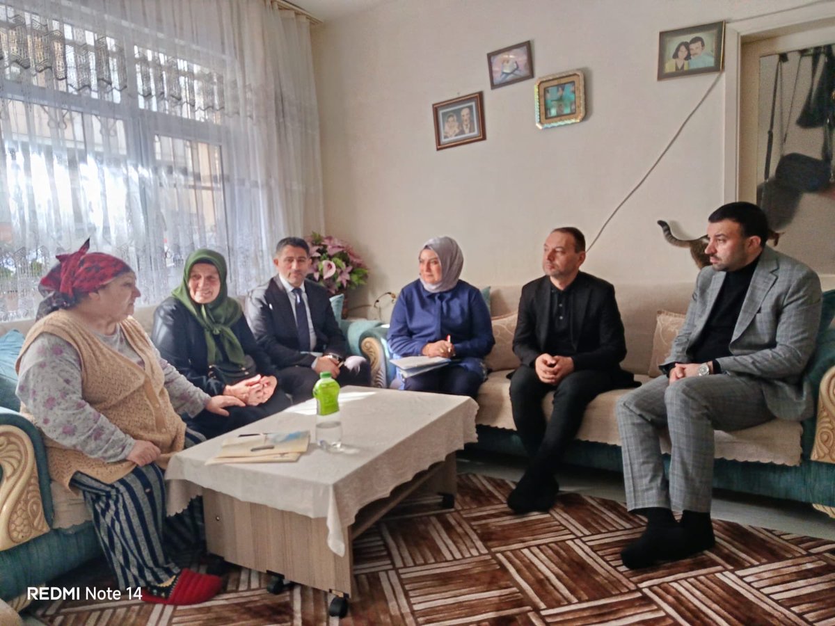 ismailerguness's tweet photo. “Bir Olmak Ruhumuzda Var” programımız kapsamında Yeni Mahallemizde; Ulu, Başak ve Sındır ailelerine misafir olan İl Yönetim Kurulu Üyemiz Sn. @DunemezFatih 'e katılımlarından dolayı teşekkür ederim.

#HerMahallesiyleGaziosmanpaşa https://t.co/eKScXUwWFT