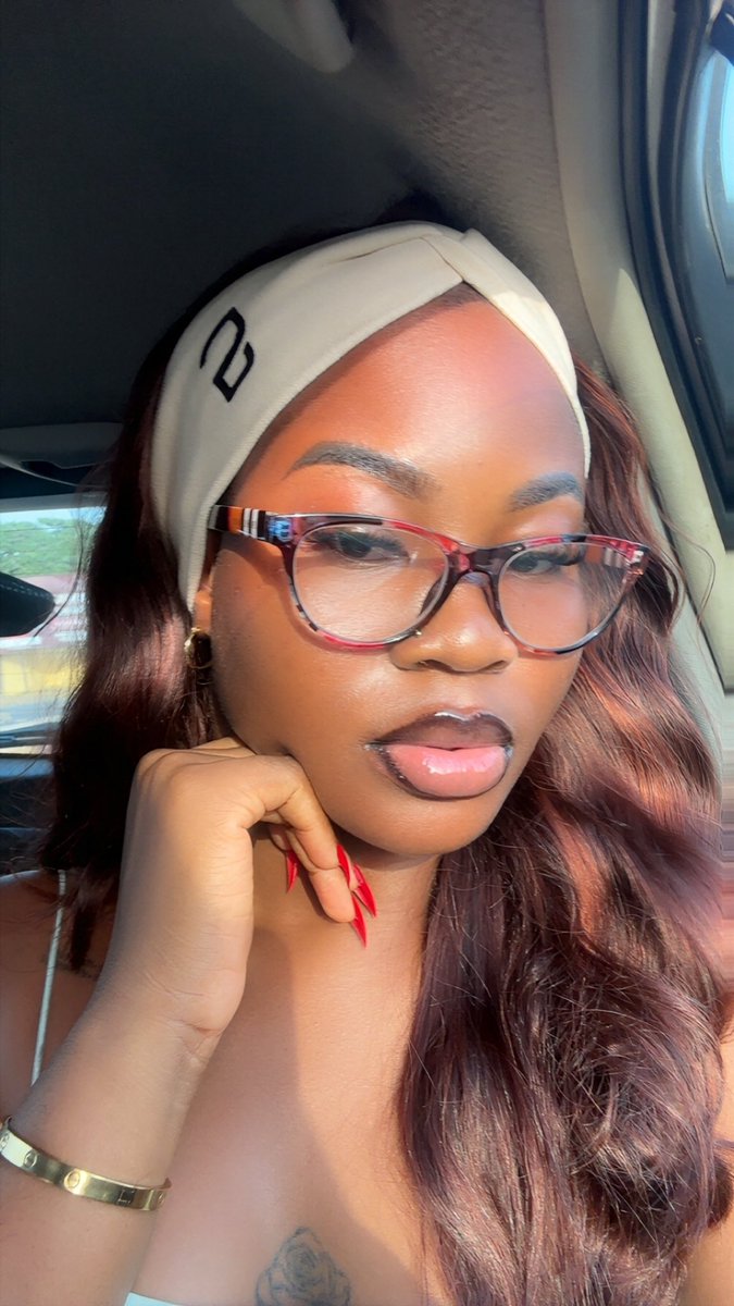 First in my bloodline and my clan to bag the LL.B. degree!🤭🤗