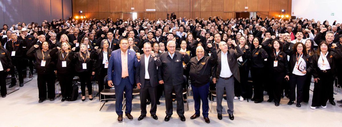 SnteNacional's tweet photo. El Srio. Gral. del #SNTE, Mtro. Alfonso Cepeda Salas, estuvo en Arteaga, Coahuila, para participar en el X Pleno Extraordinario de la #Sección5, dirigida por el Prof. Everardo Padrón García. Destacó que la unidad de los trabajadores de la educación es la fortaleza del #Sindicato. https://t.co/yvD1ulI16H