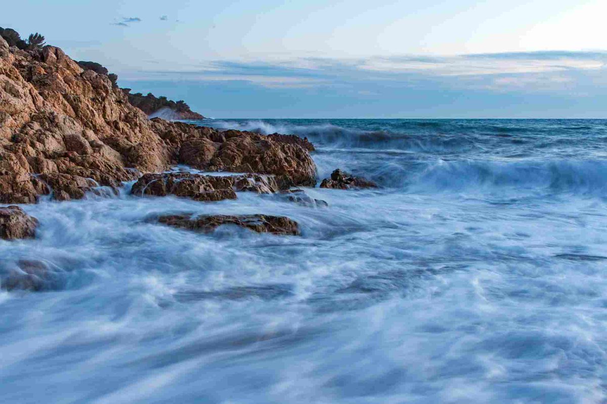 Marea fino a 135 centimetri e fronte atlantico in arrivo: serata di attenzione lungo la costa del Friuli Venezia Giulia  triesteallnews.it/2026/02/marea-…
