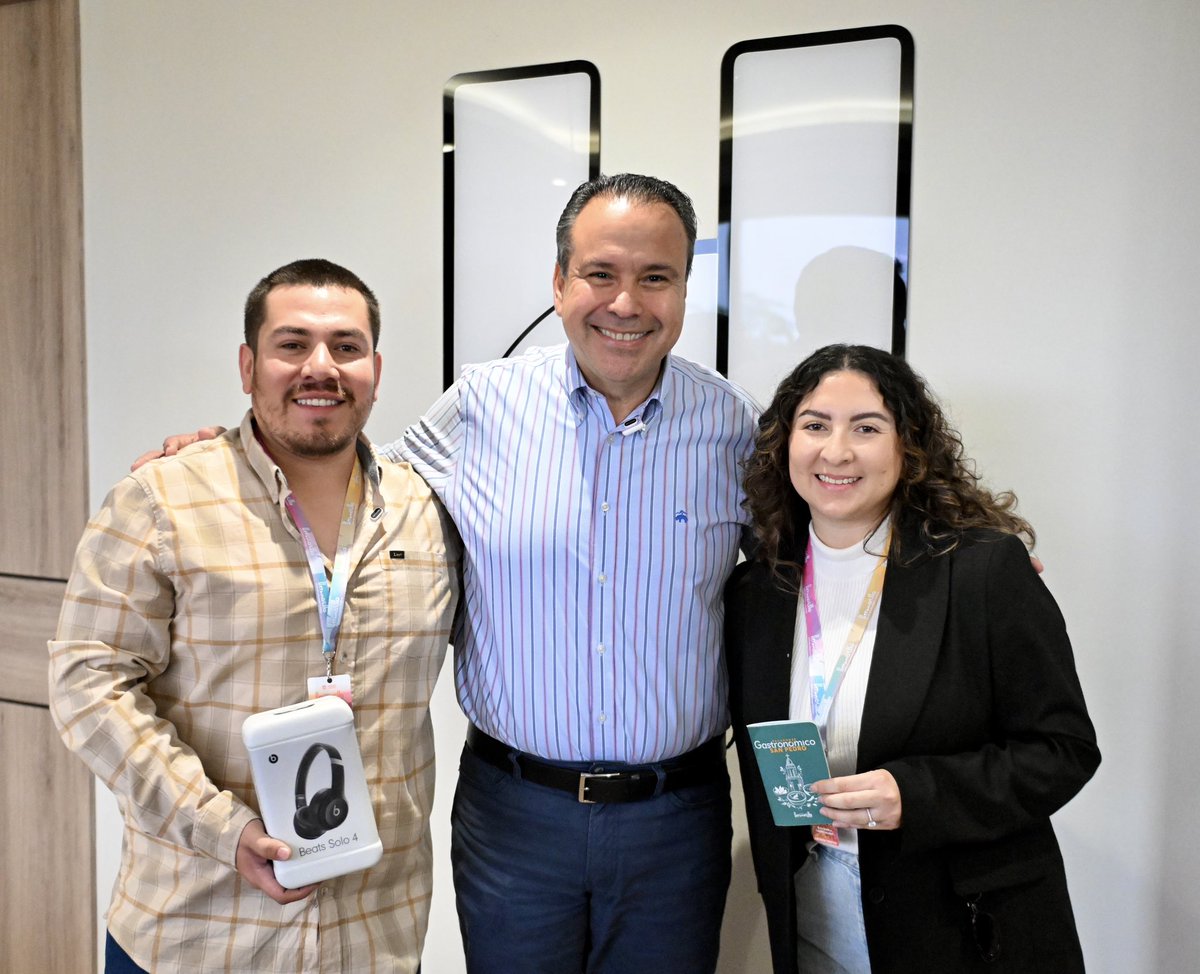 Qué gusto conocer a Raul André y su esposa Silvia, quienes fueron los primeros en sellar todo el Pasaporte Gastronómico de San Pedro.🤠🙌🏼

¡Además nos enteramos que ambos son anfitriones turísticos! ¡Muchas felicidades! 🎉🎈👏🏼

Conoce la ruta de Raúl en su cuenta “Viajando con