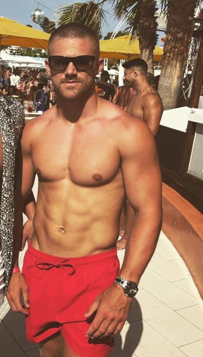 Ryan Hampshire 👀