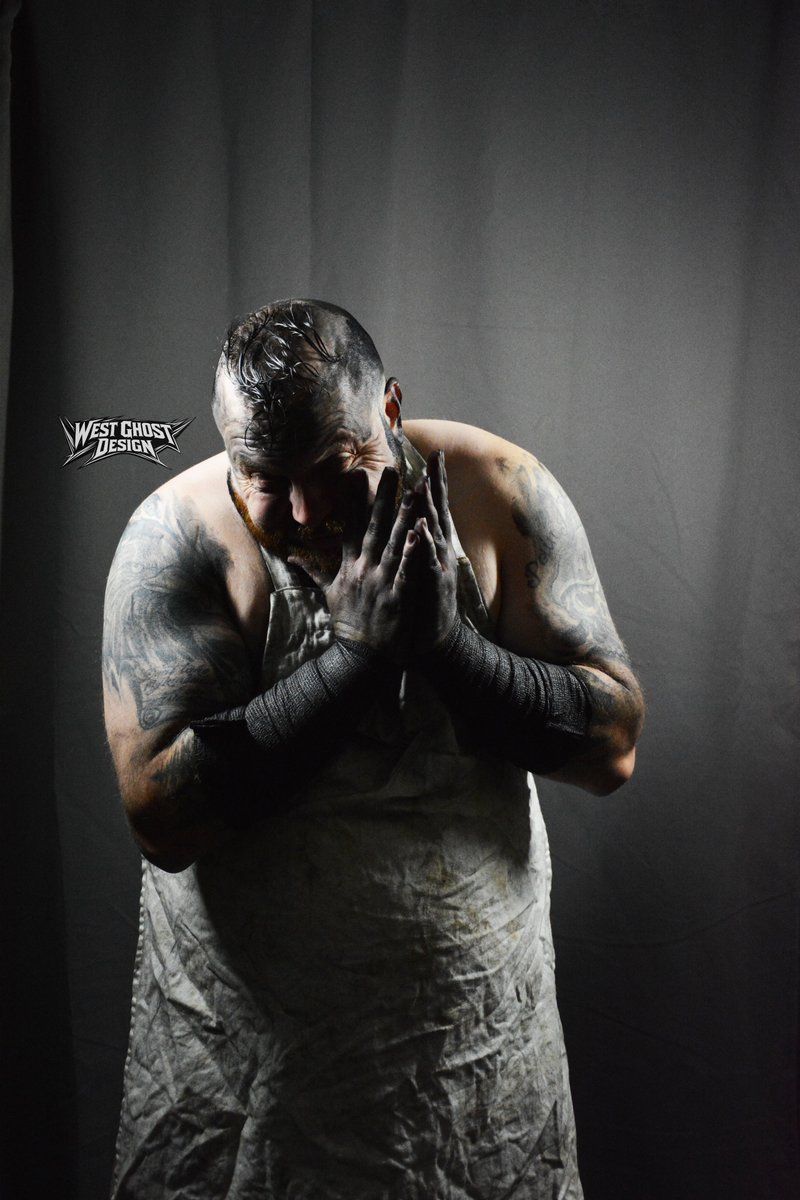 WestGhostDesign's tweet photo. THANK YOU for the opportunity 📷📷Every time I’m back there shooting promo pics, it’s a blessing. I truly treasure capturing the energy and passion in that locker room. That feeling never gets old. Grateful always, Supreme Pro Wrestling 📷#WrestlingPhotography #IndieWrestling https://t.co/xzLVMGhiUo
