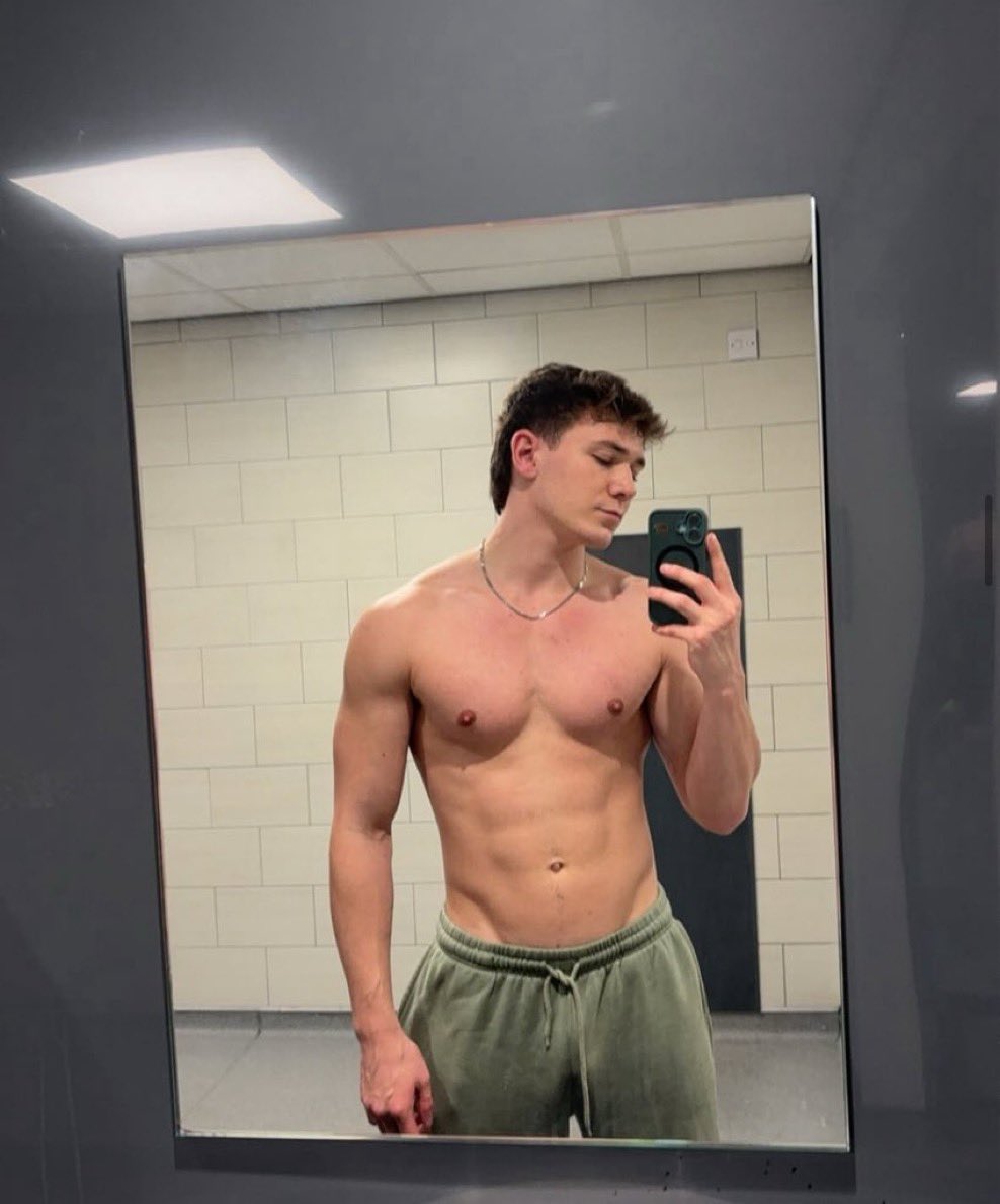 loganthepp's tweet photo. Hello sexy 

Dm is open https://t.co/CrMV9VlWur