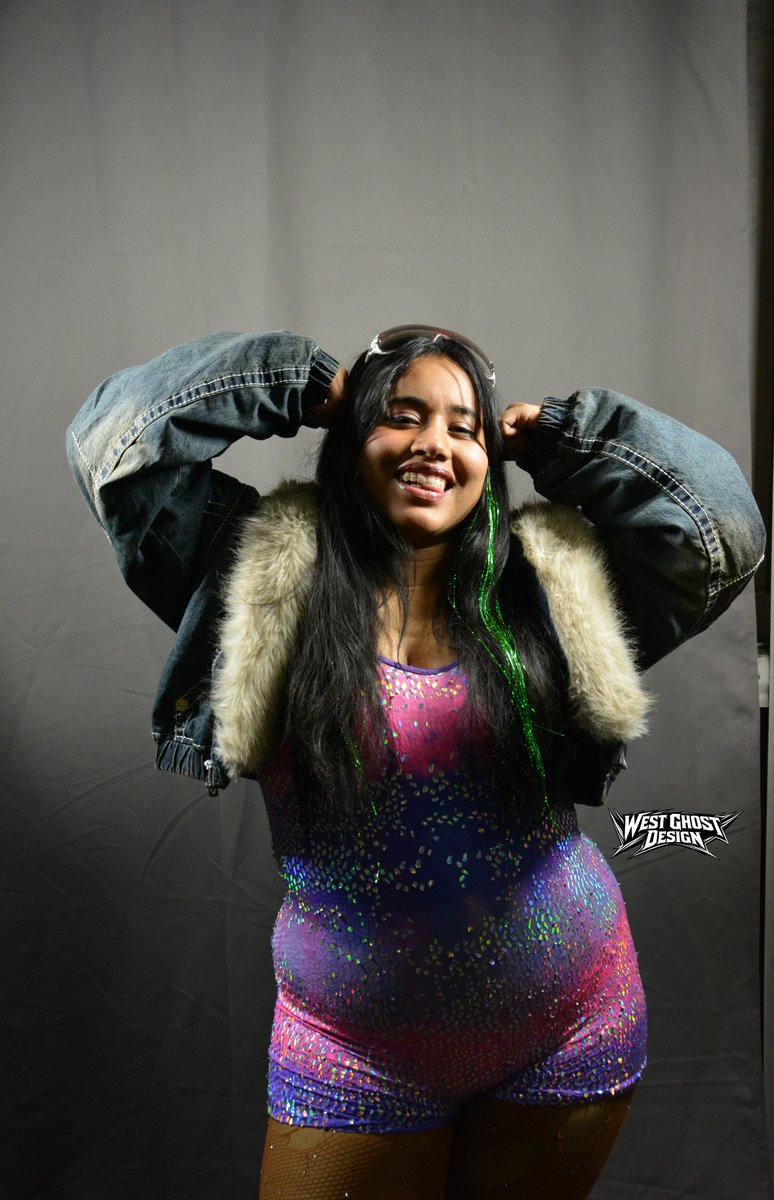 WestGhostDesign's tweet photo. THANK YOU for the opportunity 📷📷Every time I’m back there shooting promo pics, it’s a blessing. I truly treasure capturing the energy and passion in that locker room. That feeling never gets old. Grateful always, Supreme Pro Wrestling 📷#WrestlingPhotography #IndieWrestling https://t.co/eLarBr9NEF