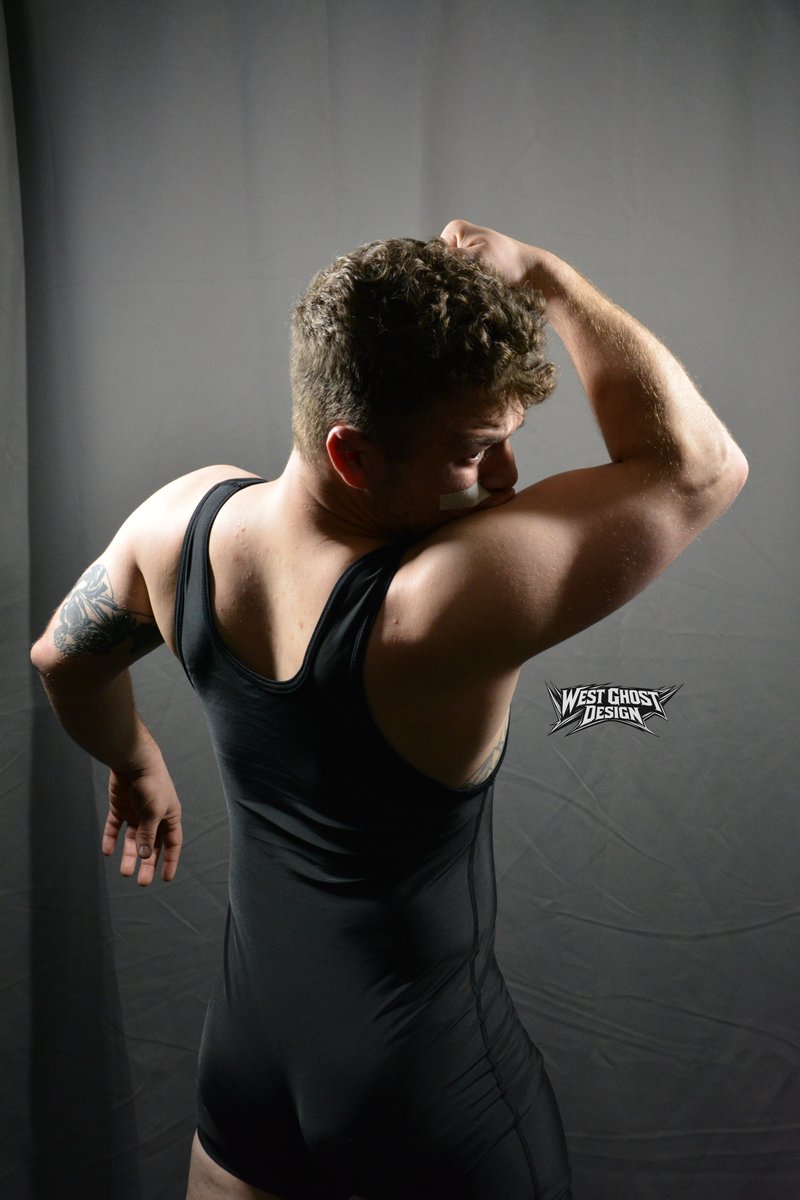 WestGhostDesign's tweet photo. THANK YOU for the opportunity 📷📷Every time I’m back there shooting promo pics, it’s a blessing. I truly treasure capturing the energy and passion in that locker room. That feeling never gets old. Grateful always, Supreme Pro Wrestling 📷#WrestlingPhotography #IndieWrestling https://t.co/5nH24150Ge