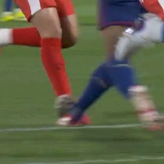 🚨 𝗕𝗥𝗘𝗔𝗞𝗜𝗡𝗚: Kounde was 100% fouled before the goal but they did NOT want to check it!

THIS IS DISGRACEFUL AND UNBELIEVABLE!