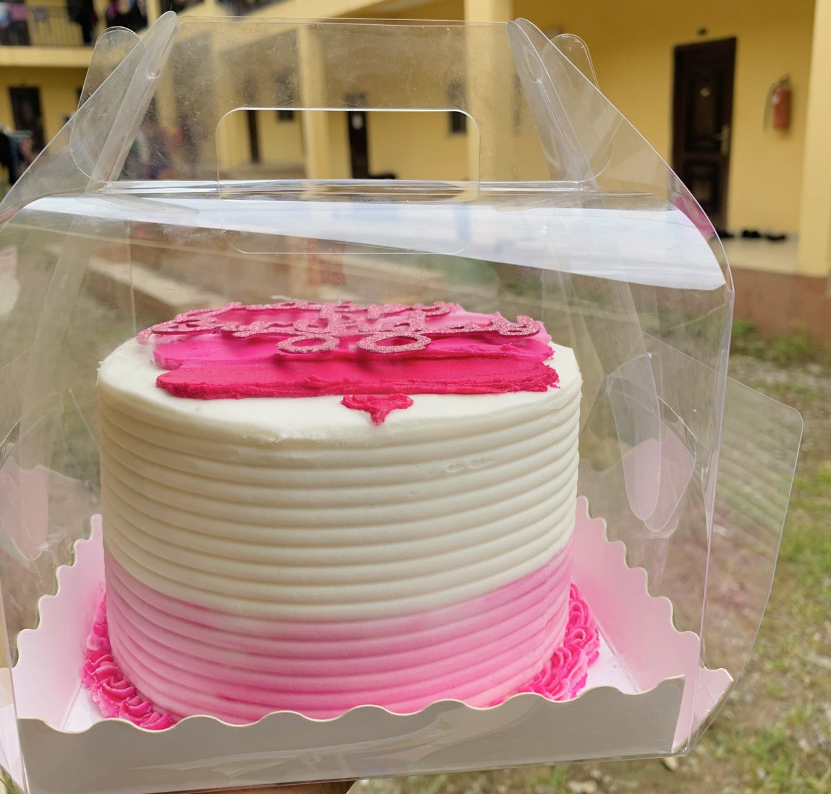 Larabaa55's tweet image. Not just a cake… it’s a masterpiece you can eat 😍🍰
Please Follow this account and patronize me thank you❤️
#CakeArt #BakingMagic #barca #Fifa #congo #follow