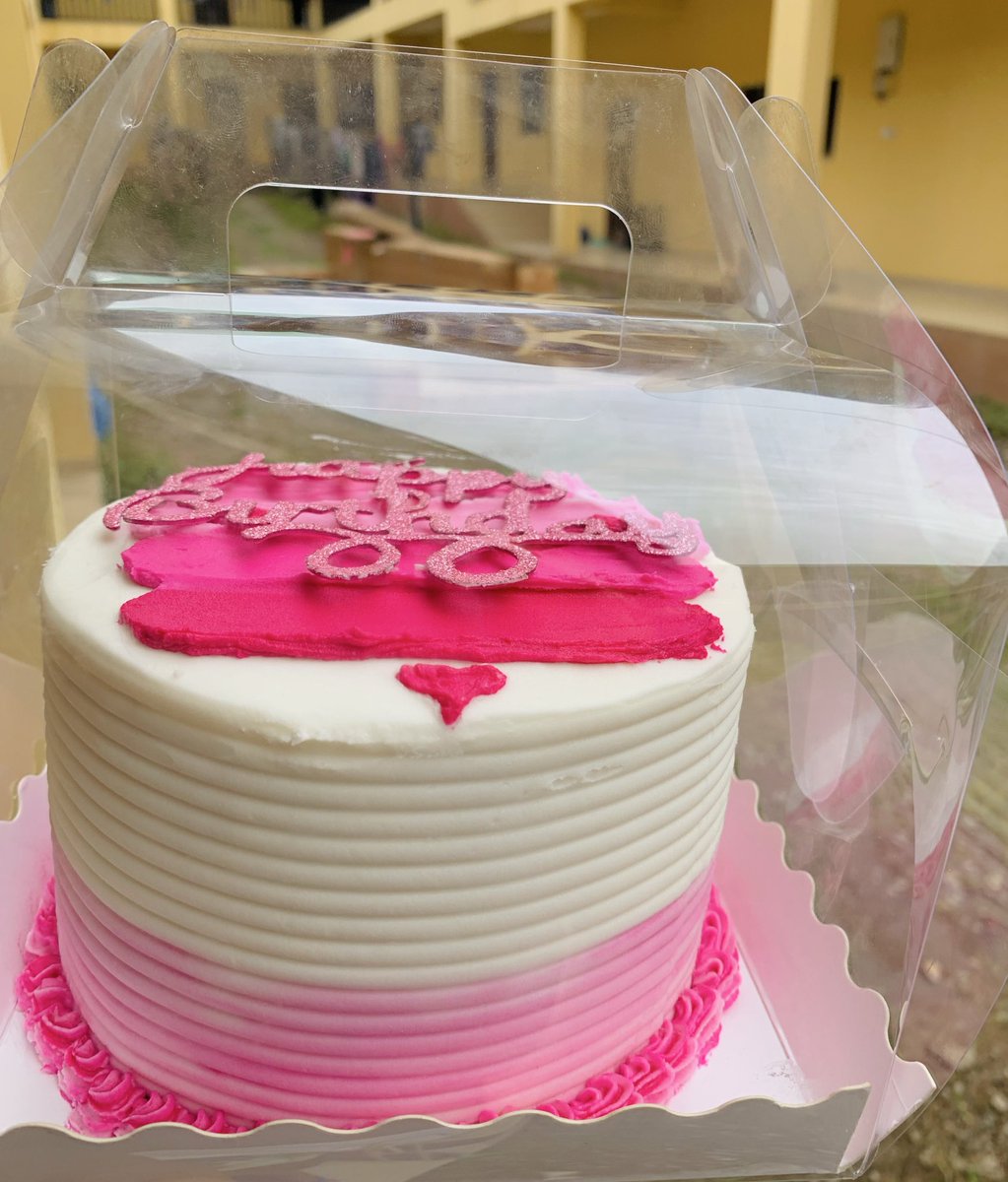 Larabaa55's tweet image. Not just a cake… it’s a masterpiece you can eat 😍🍰
Please Follow this account and patronize me thank you❤️
#CakeArt #BakingMagic #barca #Fifa #congo #follow