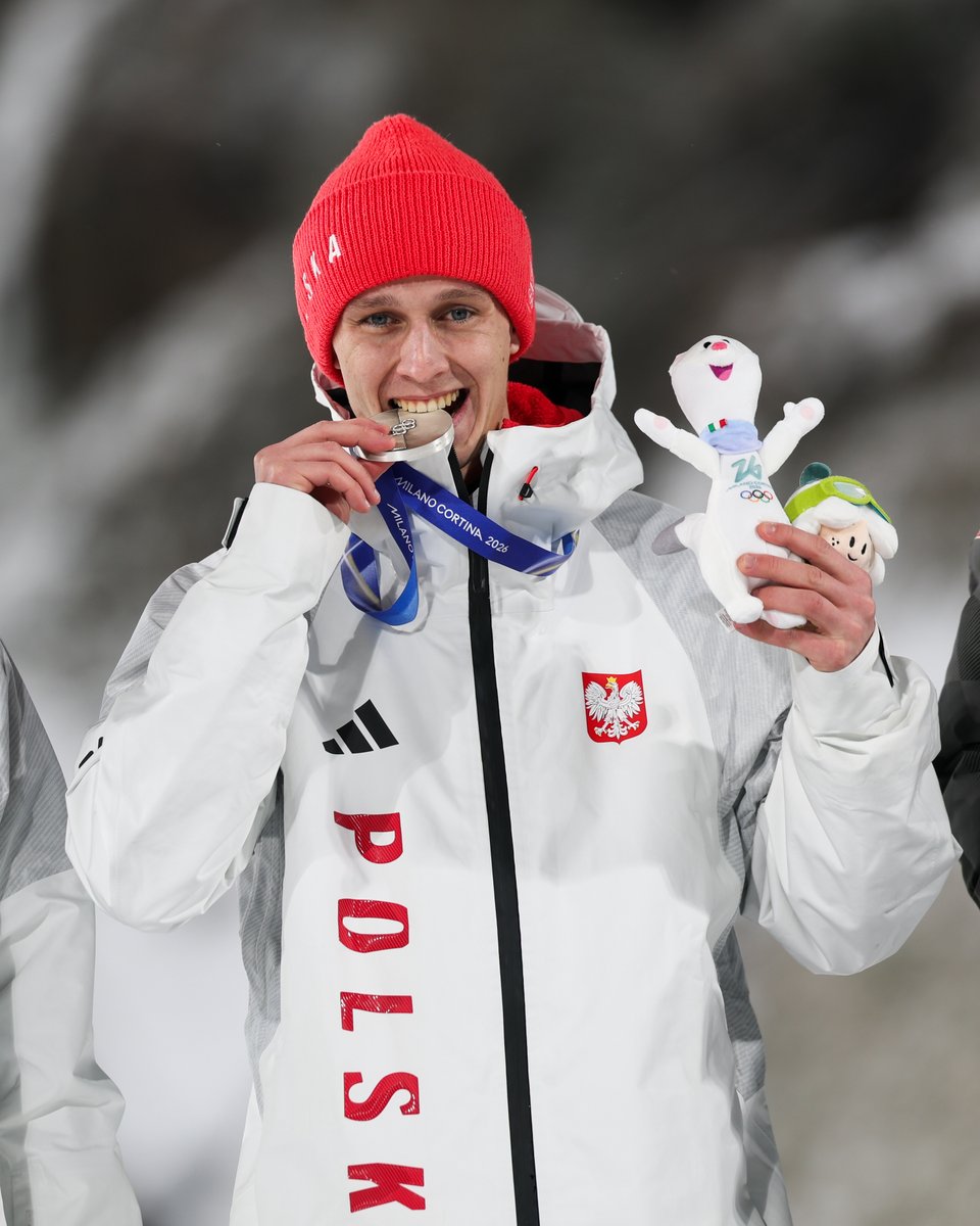 The way he went through to be there... 🥹

Pawel Wasek 🇵🇱 is one of our Olympic heroes 🥈

#fisskijumping #PassionBeyondLimits