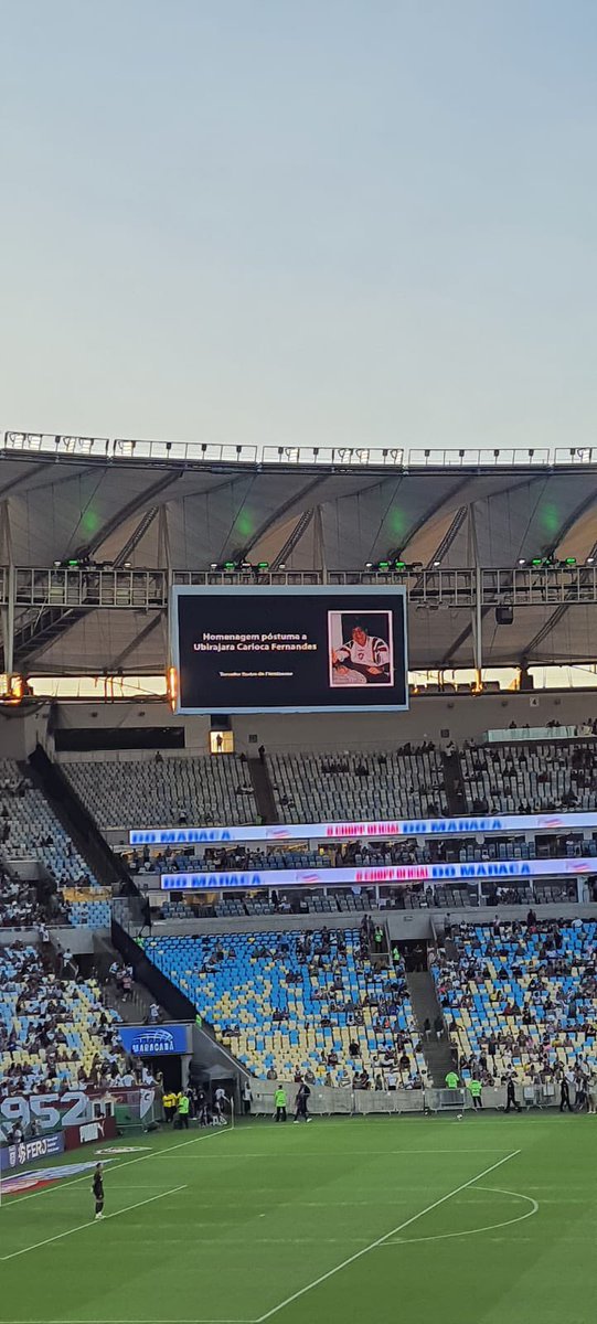 wrastoldo's tweet photo. nesse fim de semana me despedi do meu pai, o maior tricolor que já conheci. apesar de não torcer pro mesmo time, o futebol nos unia. hoje, pela primeira vez, no maracanã, torcendo pro flu e com a camisa favorita dele. te amo, pai! (certeza ele está rindo com o gol do savarino) 🖤 https://t.co/OBK6hcLlS5