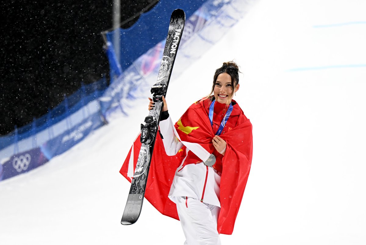 LaureusSport's tweet photo. Celebrating and inspiring 🥈

Laureus Ambassador, Eileen Gu ✨

#MilanoCortina2026 | #Olympics https://t.co/c2cNYnU1Jj