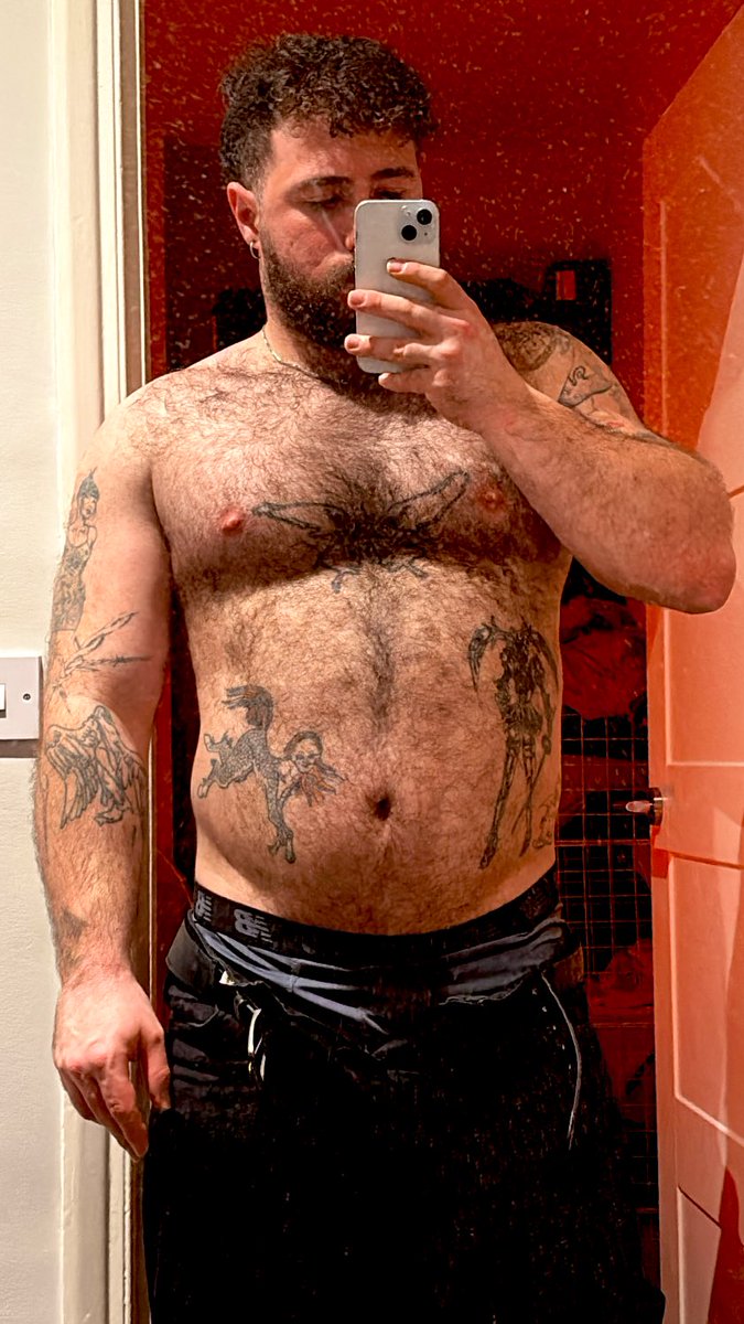 i literally cleaned this mirror last week ok