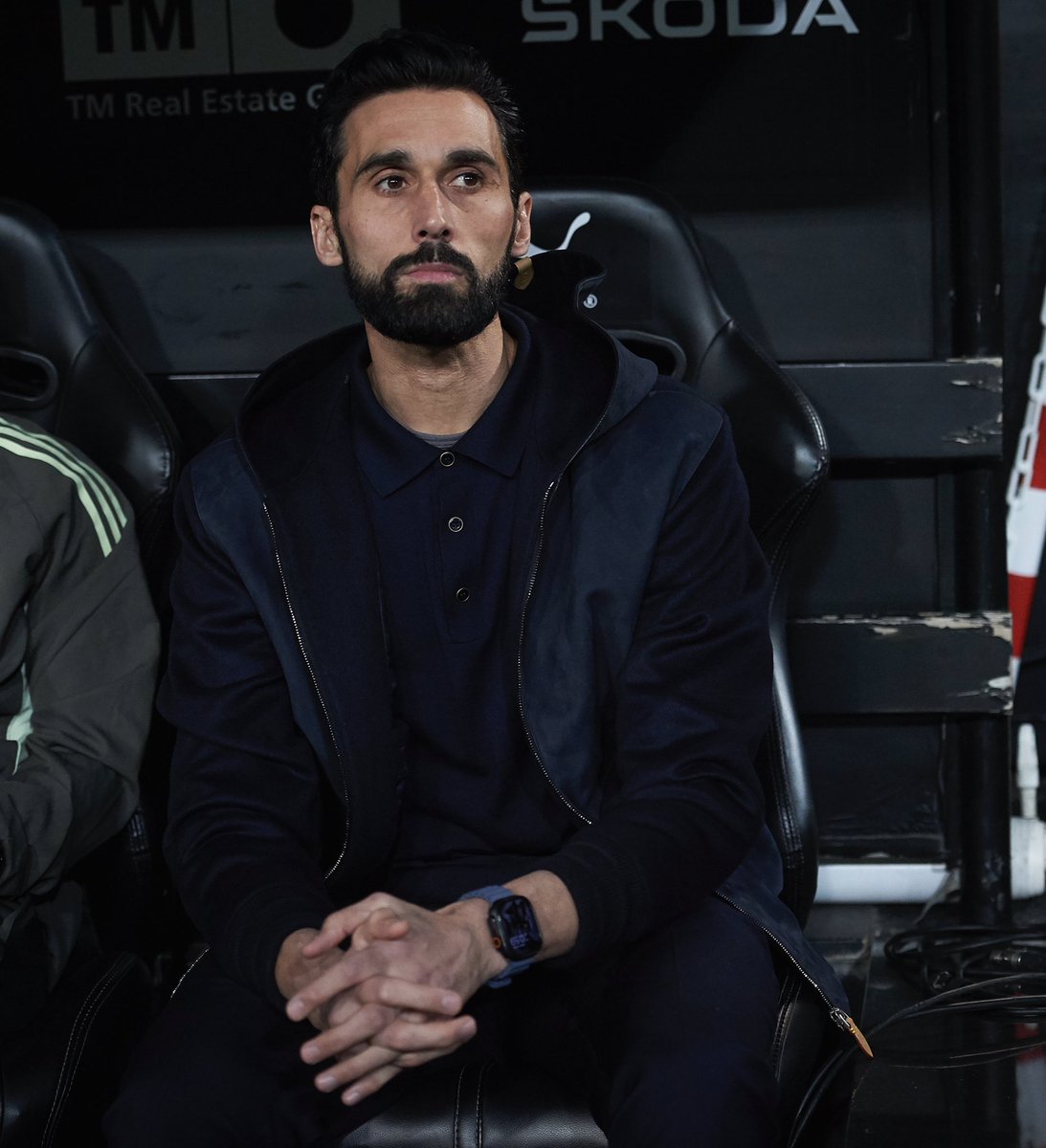 🚨 Alvaro Arbeloa actually KICKED FC Barcelona from their 1st spot!

He has won 5 out of 5 La Liga games and got Real Madrid in 1st spot! ✅