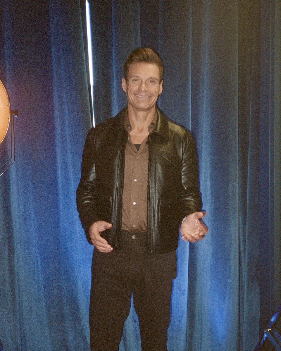 Ryan Seacrest tweet media
