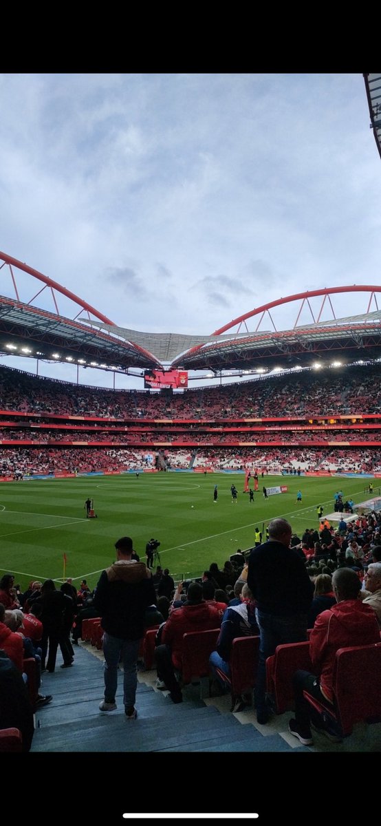 Vendo este bilhete Benfica vs Real Madrid
Dm 
#zerolugaresvazios